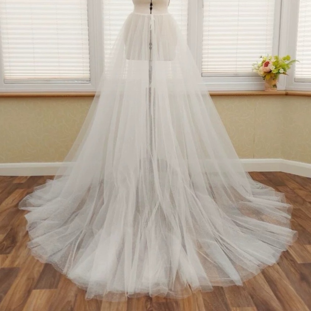Sexy square-neck sequin beaded bridal mini dress with train and gloves - Picture 9 of 11